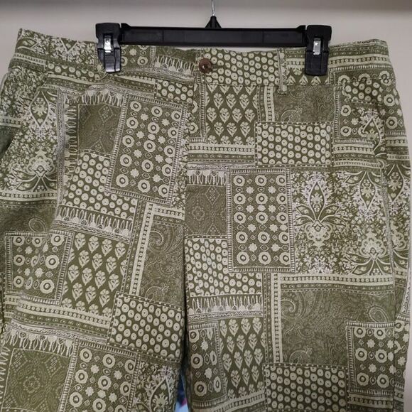 New Joan Rivers Green Designed Capri Pants Size Women's L Petite - Picture 2 of 3